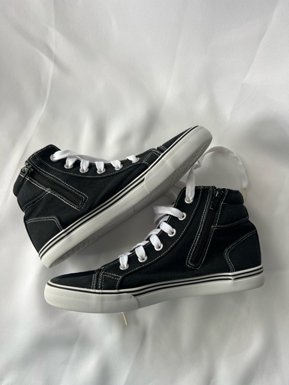 Tommy Bahama Big Girl Black Canvas High Top Unisex Sneakers Size 5 Lace Up & Zip - Picture 16 of 16